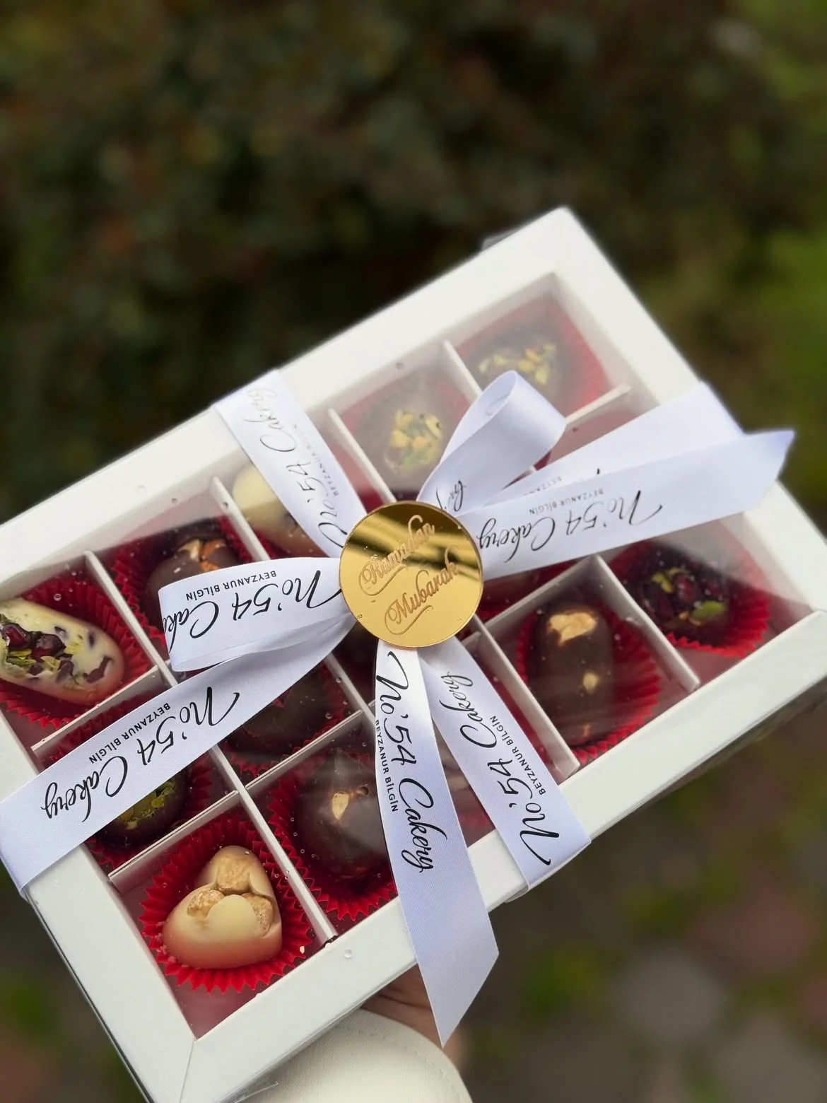 No54 Cakery kurdeleli özel çikolata kutusu